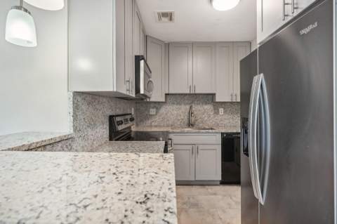 3040 NE 16th Avenue #402, Oakland Park FL - photo 10 of 30