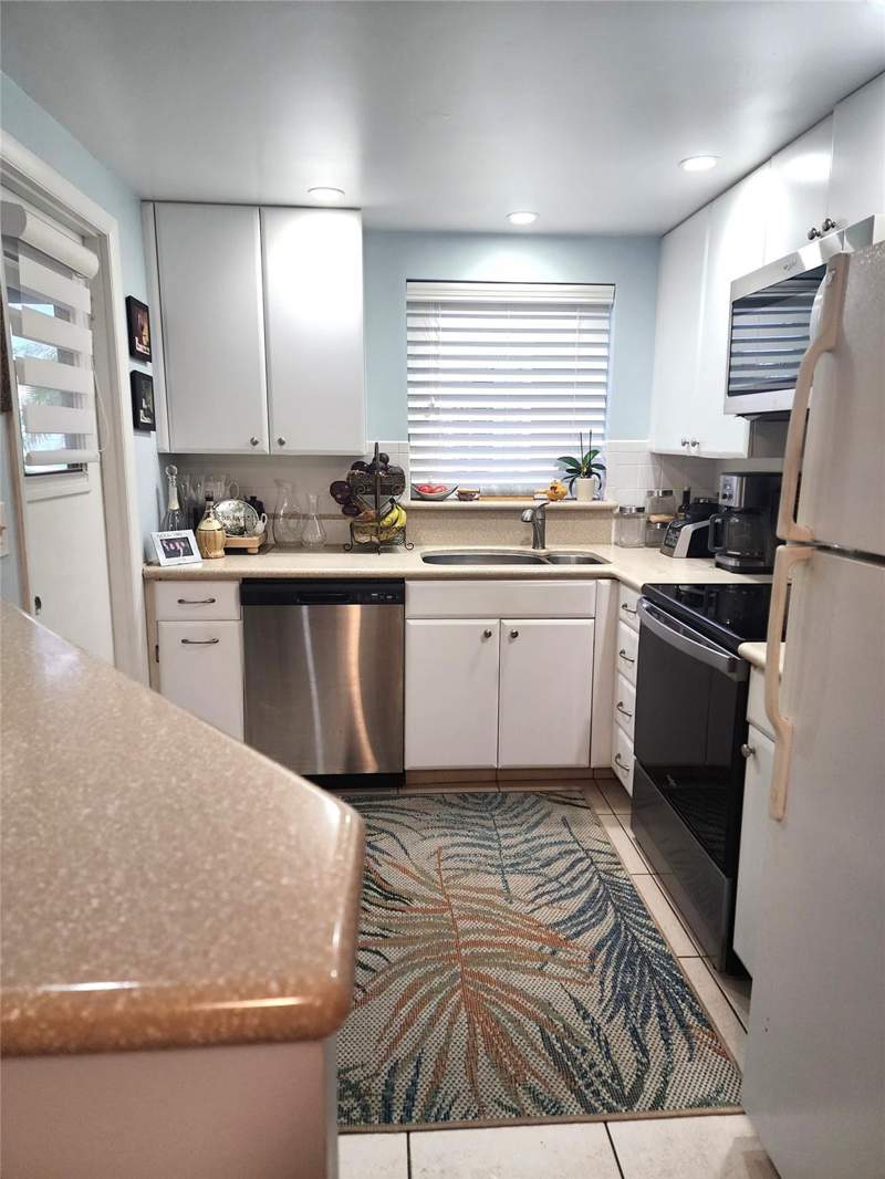 1 bedroom Condominium at 804 SE 7th Street #101, Hampton Gardens, Deerfield Beach — photo 4
