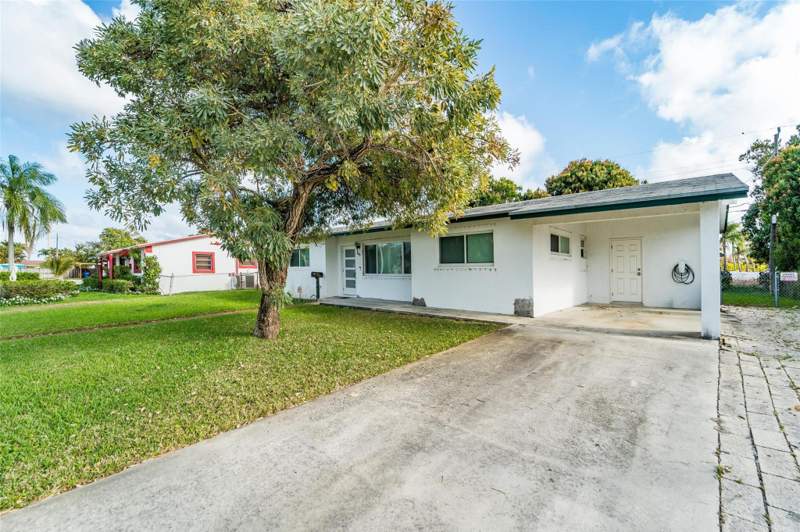 3 bedroom Single Family Residence at 241 W 20th Street, Park Manor 01, Riviera Beach — photo 2