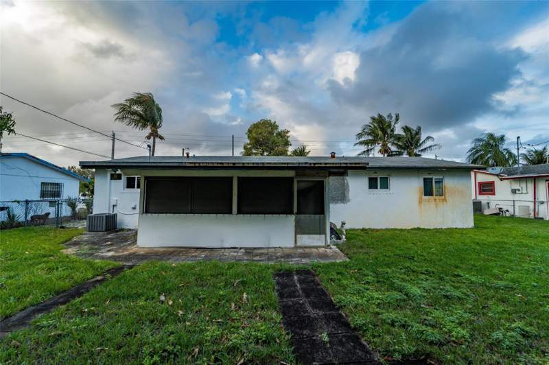 3 bedroom Single Family Residence at 241 W 20th Street, Park Manor 01, Riviera Beach — photo 5