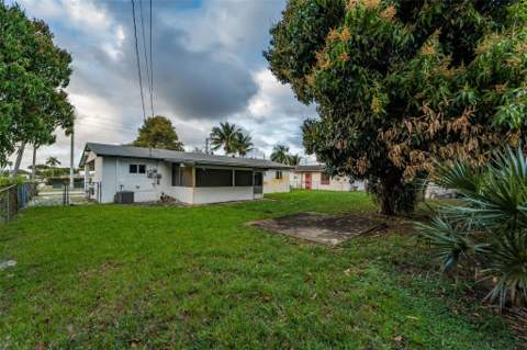 241 W 20th Street, Riviera Beach FL - photo 7 of 43