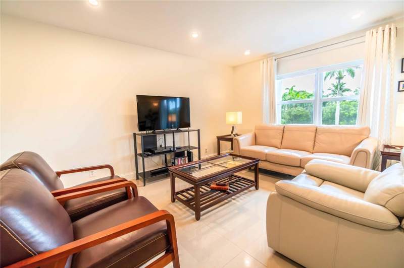 1 bedroom Condominium at 300 Diplomat Parkway #309, Fairways Riviera, Hallandale Beach — photo 5