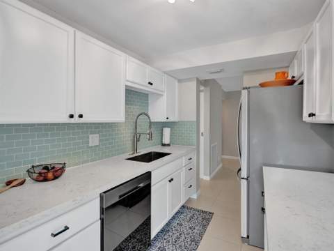 1301 River Reach Drive #201, Fort Lauderdale FL - photo 10 of 23