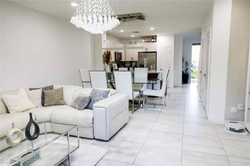 3 bedroom Townhouse at 148 SE 5th Court, Village Park, Deerfield Beach — photo 4