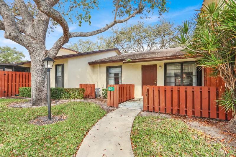 2 bedroom Condominium at 8091 SE Villa Circle, Villas Of Hobe Sound Condo, Hobe Sound — photo 2