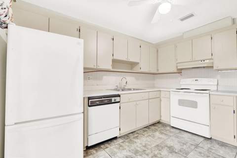 8091 SE Villa Circle, Hobe Sound FL - photo 10 of 26