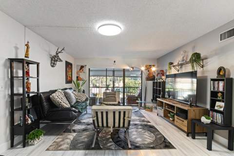712 Sunny Pine Way #E2, Greenacres FL - photo 7 of 38