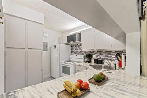 712 Sunny Pine Way #E2, Greenacres FL - photo 14 of 38