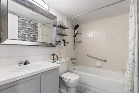 712 Sunny Pine Way #E2, Greenacres FL - photo 17 of 38