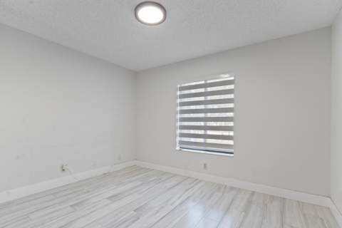 712 Sunny Pine Way #E2, Greenacres FL - photo 18 of 38