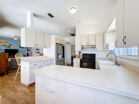 2342 SE Grand Drive, Port St. Lucie FL - photo 7 of 26