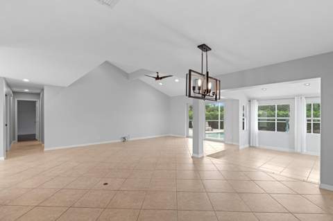 925 Foxpointe Circle, Delray Beach FL - photo 7 of 21
