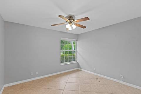 925 Foxpointe Circle, Delray Beach FL - photo 16 of 21