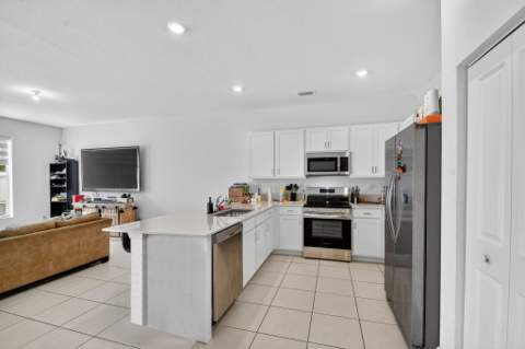 4326 Hammock Grove Drive, Lake Worth FL - photo 7 of 73