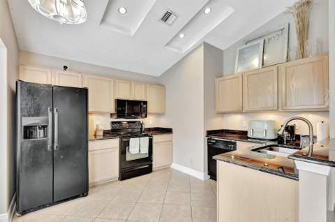 328 Hammocks Trail, Greenacres FL - photo 11 of 54