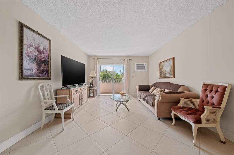 1 bedroom Condominium at 3201 NE 14th Street Causeway #209, Leisure Shore, Pompano Beach — photo 3