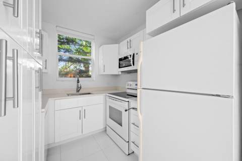 401 Peruvian Avenue #2010, Palm Beach FL - photo 8 of 39