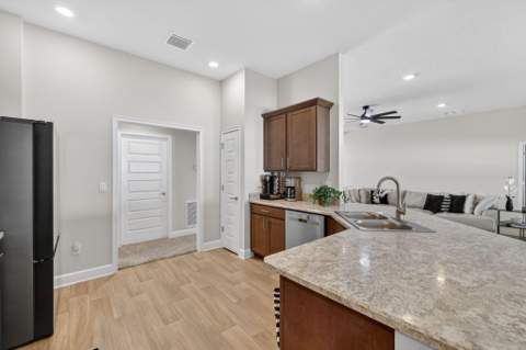 5462 NW Scepter Drive, Port St. Lucie FL - photo 7 of 60
