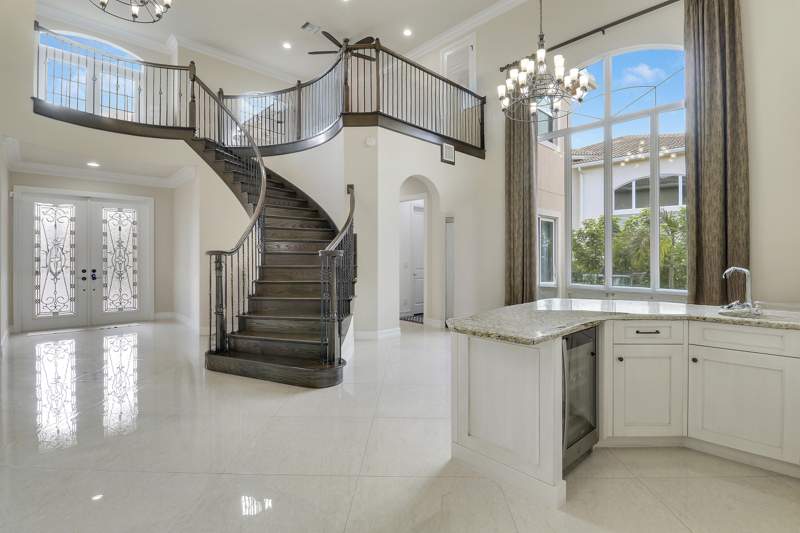 5 bedroom Single Family Residence at 167 Rosalia Court, Jupiter Country Club, Jupiter — photo 4