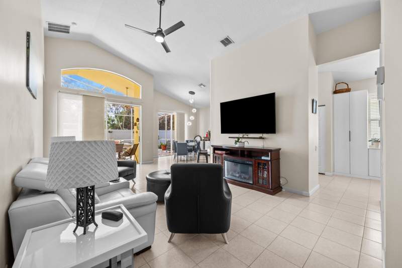 3 bedroom Single Family Residence at 148 NW Pleasant Grove Way, Magnolia Lakes, Port St. Lucie — photo 4