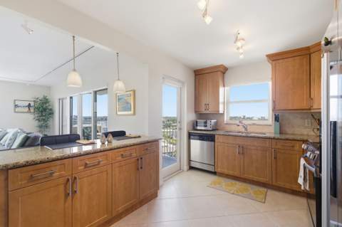 1200 Hibiscus Avenue #1101, Pompano Beach FL - photo 14 of 59