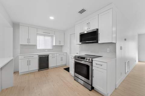 2095 SW 14 Avenue, Boynton Beach FL - photo 9 of 36