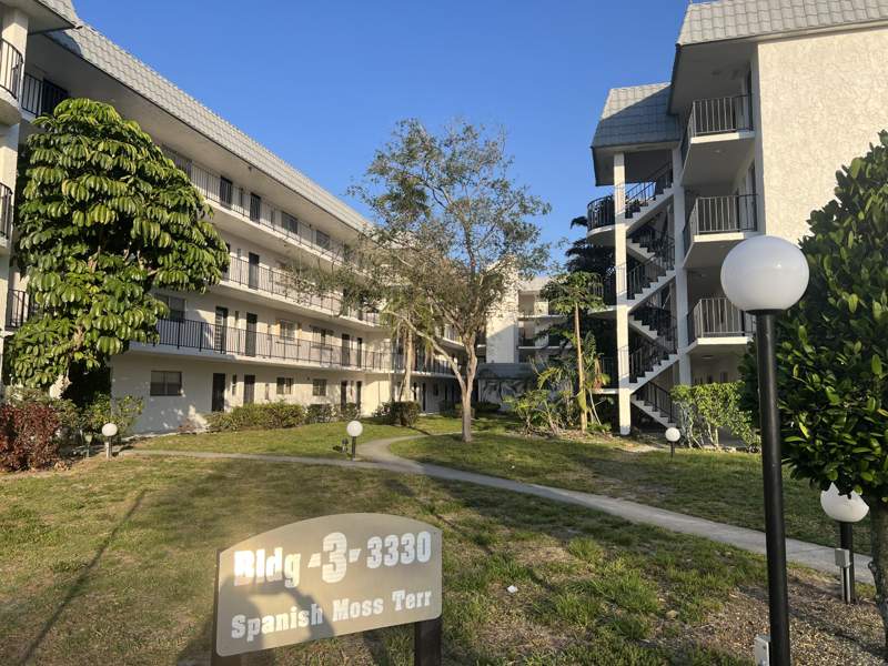 1 bedroom Condominium at 3330 Spanish Moss Terrace #406, Garden Lakes Of Inverrary, Lauderhill — photo 4