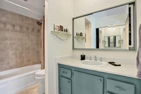 200 Diplomat Parkway #326, Hallandale Beach FL - photo 9 of 31