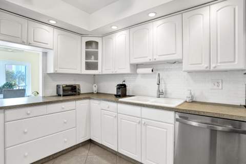 200 Diplomat Parkway #326, Hallandale Beach FL - photo 7 of 31