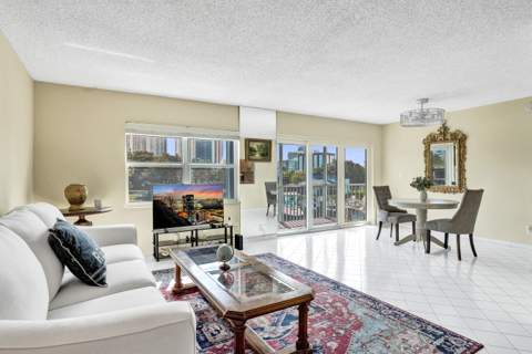 200 Diplomat Parkway #326, Hallandale Beach FL - photo 6 of 31