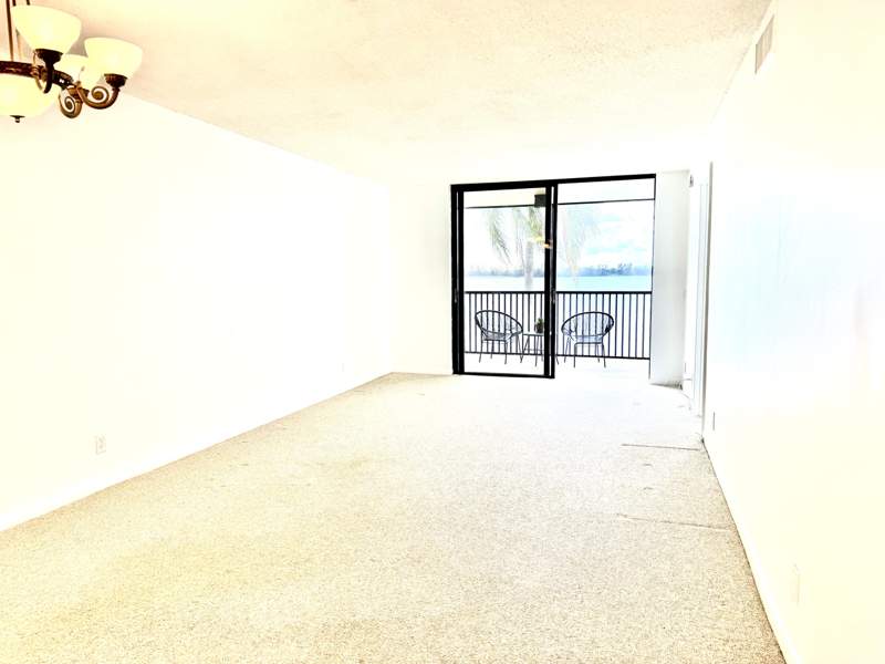 2 bedroom Condominium at 112 Lake Emerald Drive #204, Lake Emerald Condominium No, Oakland Park — photo 5