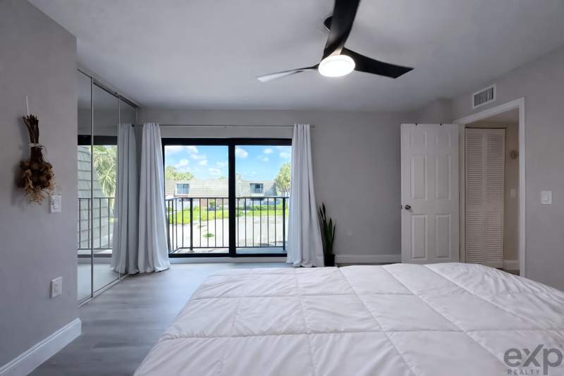 2 bedroom Townhouse at 1008 10th Way, Village Of Sandalwood Lakes 1, West Palm Beach — photo 4