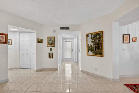 3810 Via Poinciana #206, Lake Worth FL - photo 14 of 46