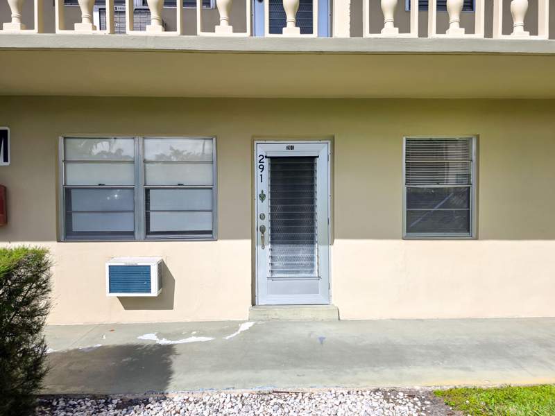 2 bedroom Condominium at 291 Norwich M, Norwich Condo, West Palm Beach — photo 2