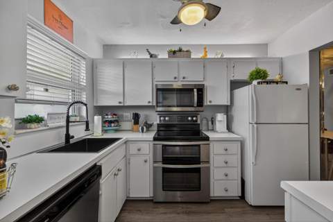 804 SE 7th Street #401, Deerfield Beach FL - photo 14 of 30