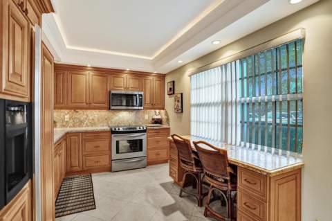 806 Cypress Boulevard #104, Pompano Beach FL - photo 20 of 111