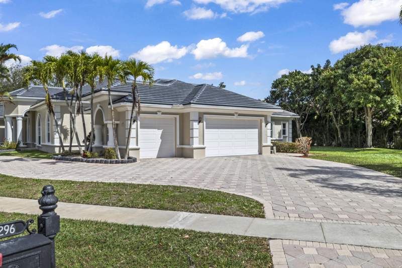 5 bedroom Single Family Residence at 2296 Greenview Cove Drive, Greenview Cove Of Wellington, Wellington — photo 4