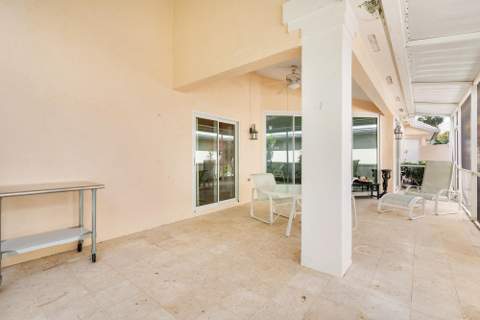 9213 Heathridge Drive, West Palm Beach FL - photo 22 of 57