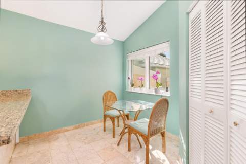 9213 Heathridge Drive, West Palm Beach FL - photo 12 of 57