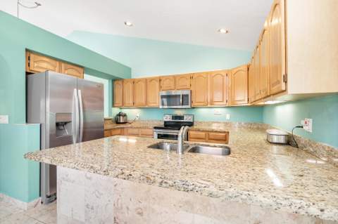 9213 Heathridge Drive, West Palm Beach FL - photo 11 of 57