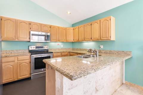 9213 Heathridge Drive, West Palm Beach FL - photo 10 of 57