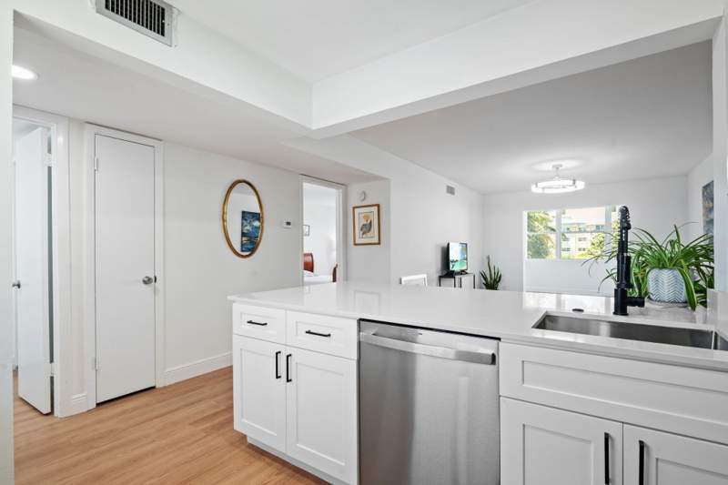 1 bedroom Condominium at 230 NE 26th Avenue #2160, Village Royale On The Green Condo, Boynton Beach — photo 3