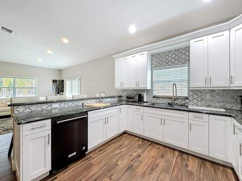 2643 Kentucky Street, West Palm Beach FL - photo 11 of 35