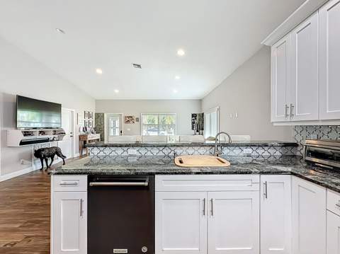 2643 Kentucky Street, West Palm Beach FL - photo 12 of 35