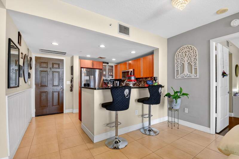 2 bedroom Condominium at 610 Clematis Street #608, 610 Clematis Condo, West Palm Beach — photo 2
