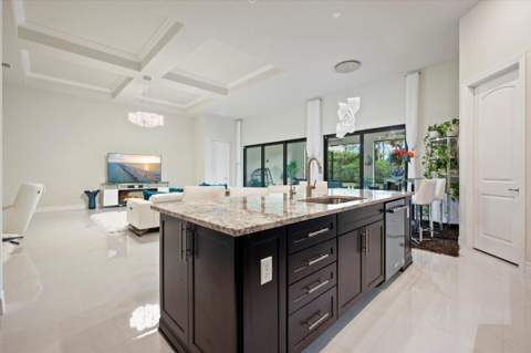 9132 Balsamo Drive, Palm Beach Gardens FL - photo 12 of 35