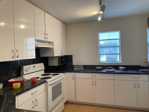 4629 Poinciana Street #Apt 409, Lauderdale-By-The-Sea FL - photo 18 of 35