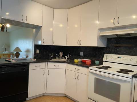 4629 Poinciana Street #Apt 409, Lauderdale-By-The-Sea FL - photo 14 of 35