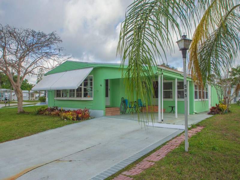 2 bedroom Manufactured Home at 68 W Caribbean, Spanish Lakes Golf Village, Port St. Lucie — photo 2
