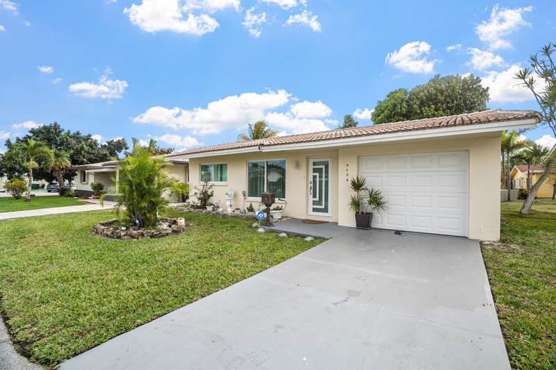 2 bedroom Single Family Residence at 4708 NW 49th Drive, Mainlands Of Tamarac Lakes, Tamarac — photo 2